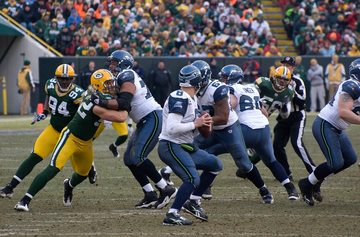 Matt Hasselbeck with the Seahawks
