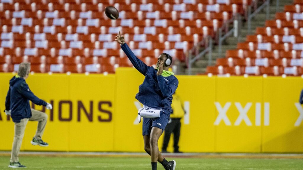 Geno Smith with the Seattle Seahawks against Washington in November 2021